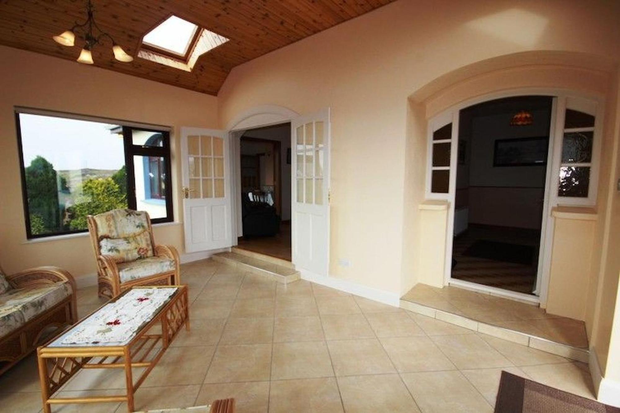 Pooreen House Inverin ภายนอก รูปภาพ